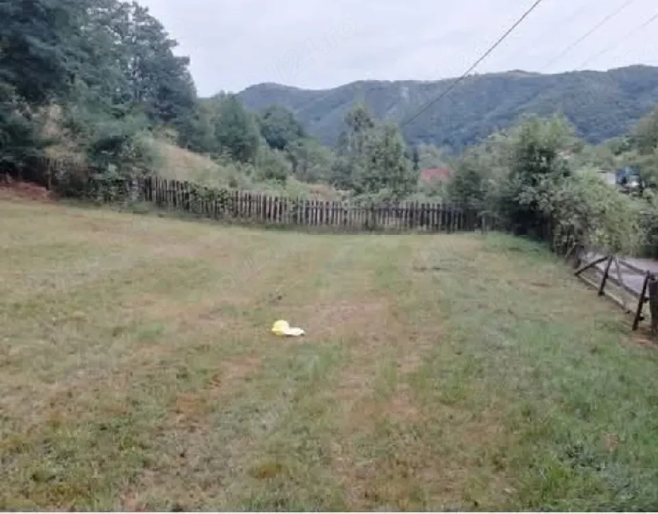 Teren intravilan 2.621 mp în Șinca Nouă  Brașov Deschidere 60m