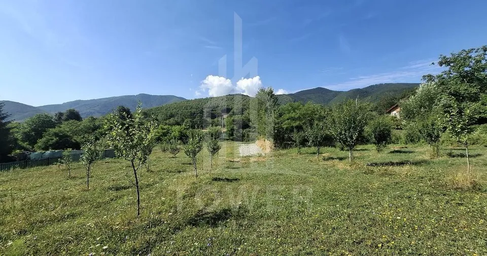 Teren în Tocile cu priveliște către munte