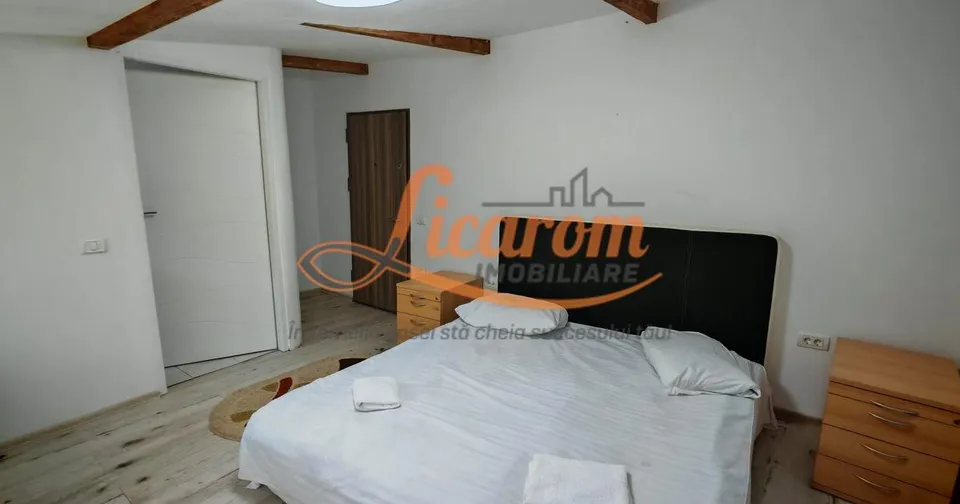 Vila 10 camere,pretabil compartimentare in 2 unitati separate,ASTRA.