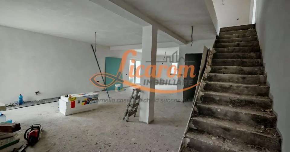 Vila LUX Parter+Etaj(stil mediteranean) in Sanpetru Calea Harmanului
