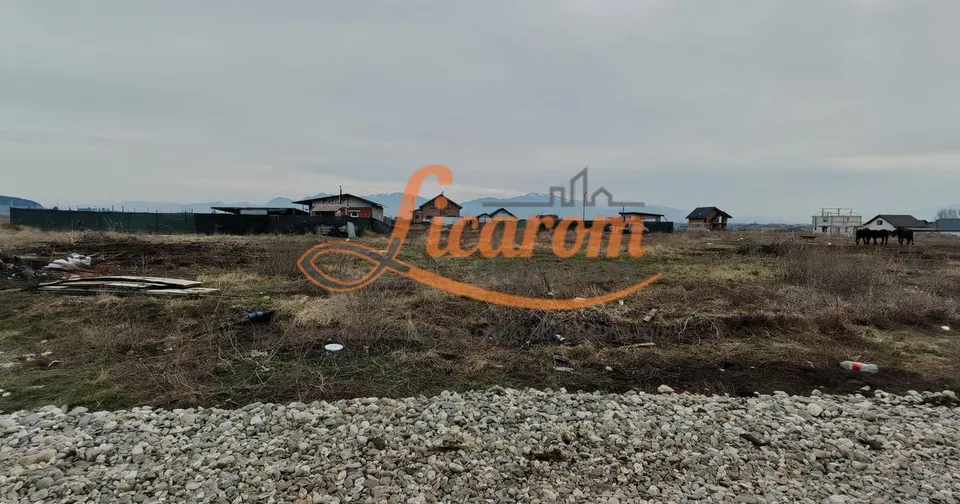 Teren intravilan in suprafata de 644 mp in Sanpetru pret 37000 euro