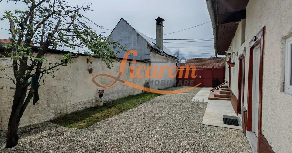 Casa 3 camere individuala Sanpetru,mobilata si utilata,128900 euro.