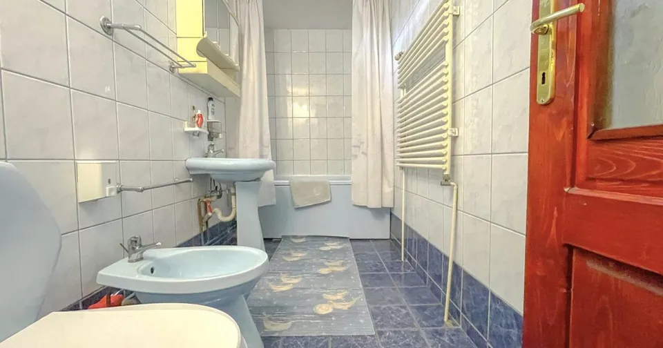 Casa cu garaj si teren de 490 mp in zona de case Bartolomeu-Brasovul Vechi