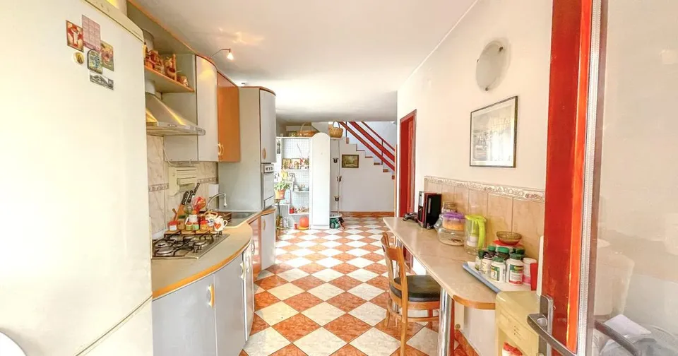 Casa cu garaj si teren de 490 mp in zona de case Bartolomeu-Brasovul Vechi
