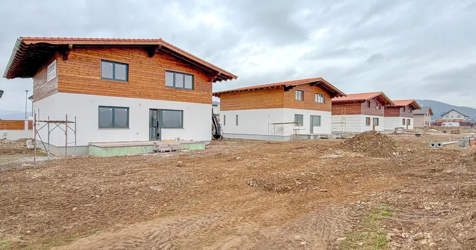 Proprietate exclusivistă | Construcție premium din materiale naturale | 210 mp