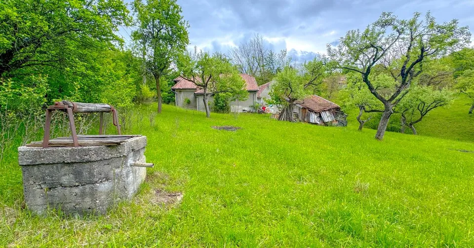 Teren 1500mp, intravilan cu utilitati, in proximitatea complexului Vila Bran