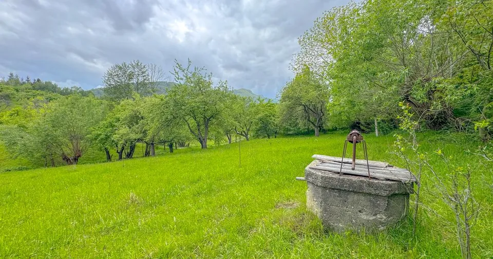 Teren 1500mp, intravilan cu utilitati, in proximitatea complexului Vila Bran