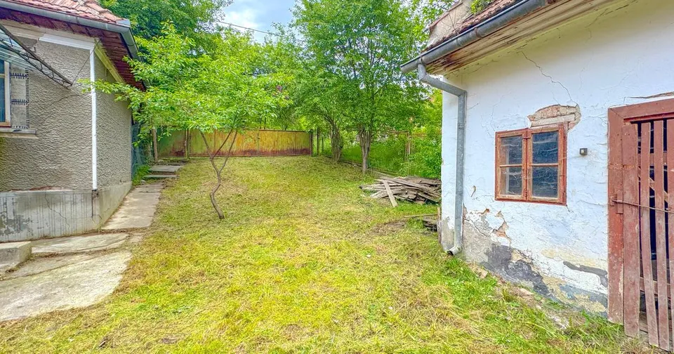 Teren 1500mp, intravilan cu utilitati, in proximitatea complexului Vila Bran