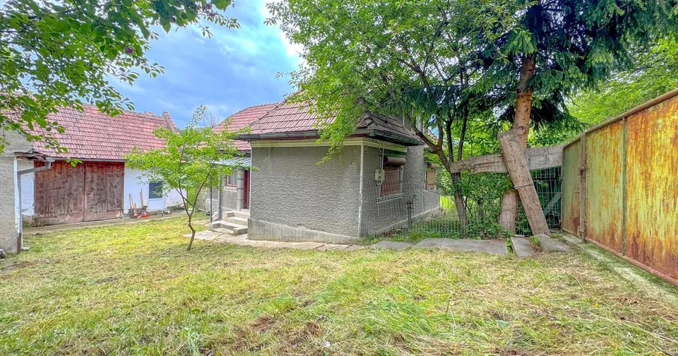 Teren 1500mp, intravilan cu utilitati, in proximitatea complexului Vila Bran