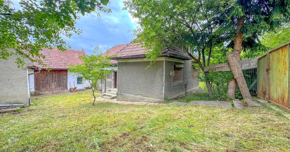 Teren 1500mp, intravilan cu utilitati, in proximitatea complexului Vila Bran