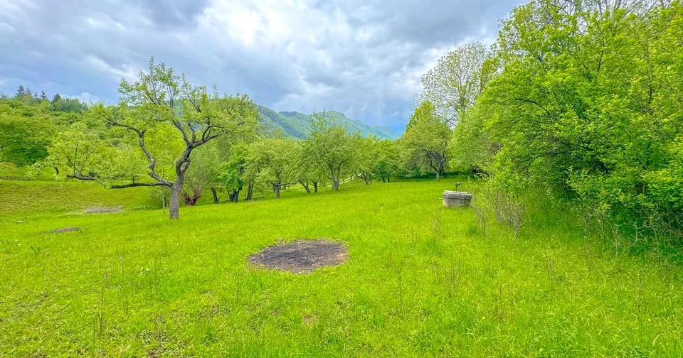 Teren 1500mp, intravilan cu utilitati, in proximitatea complexului Vila Bran