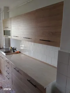 Inchiriez apartament 3 camere(82mp) strada Carpatilor 8/Brasov
