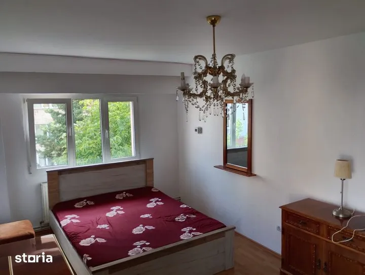 Inchiriez apartament 3 camere(82mp) strada Carpatilor 8/Brasov