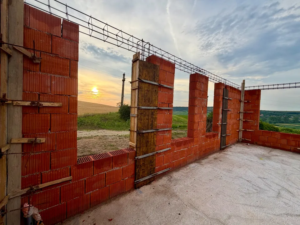 Casă nouă 3 dormitoare Hidișelu de Sus | 502 mp teren | View superb