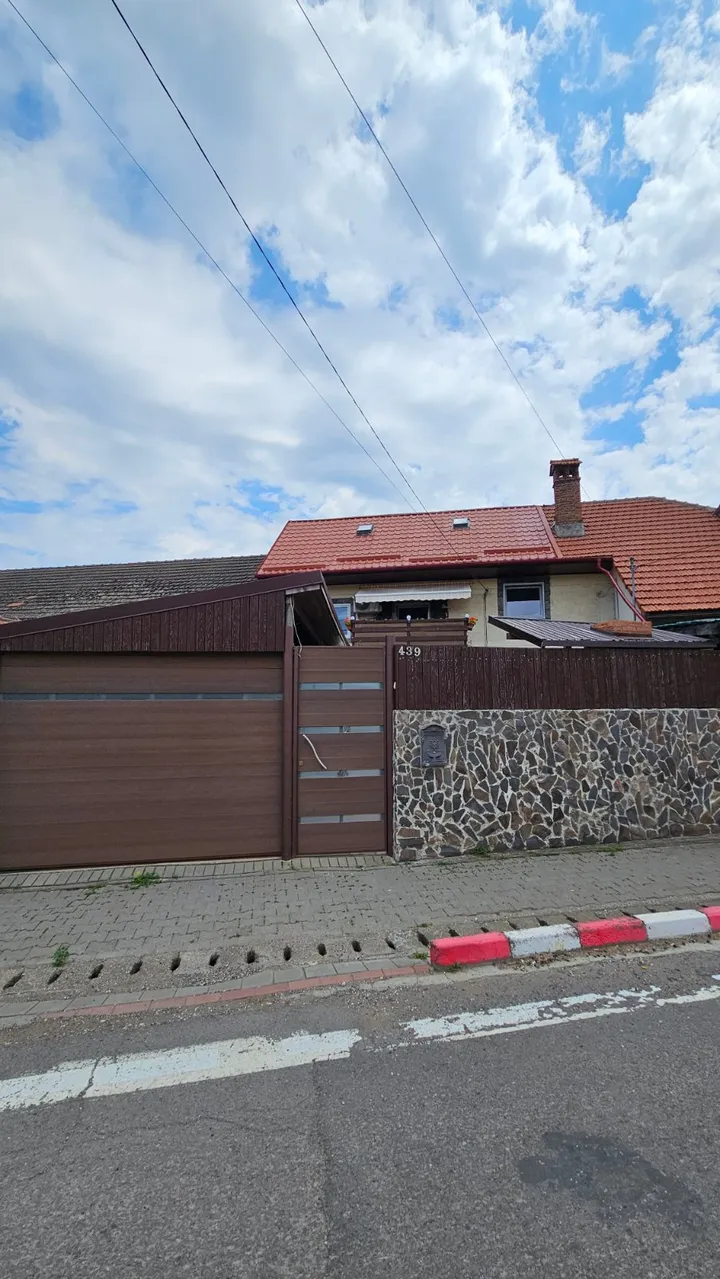 Casă 3 camere, Strada George Moroianu 439, Săcele