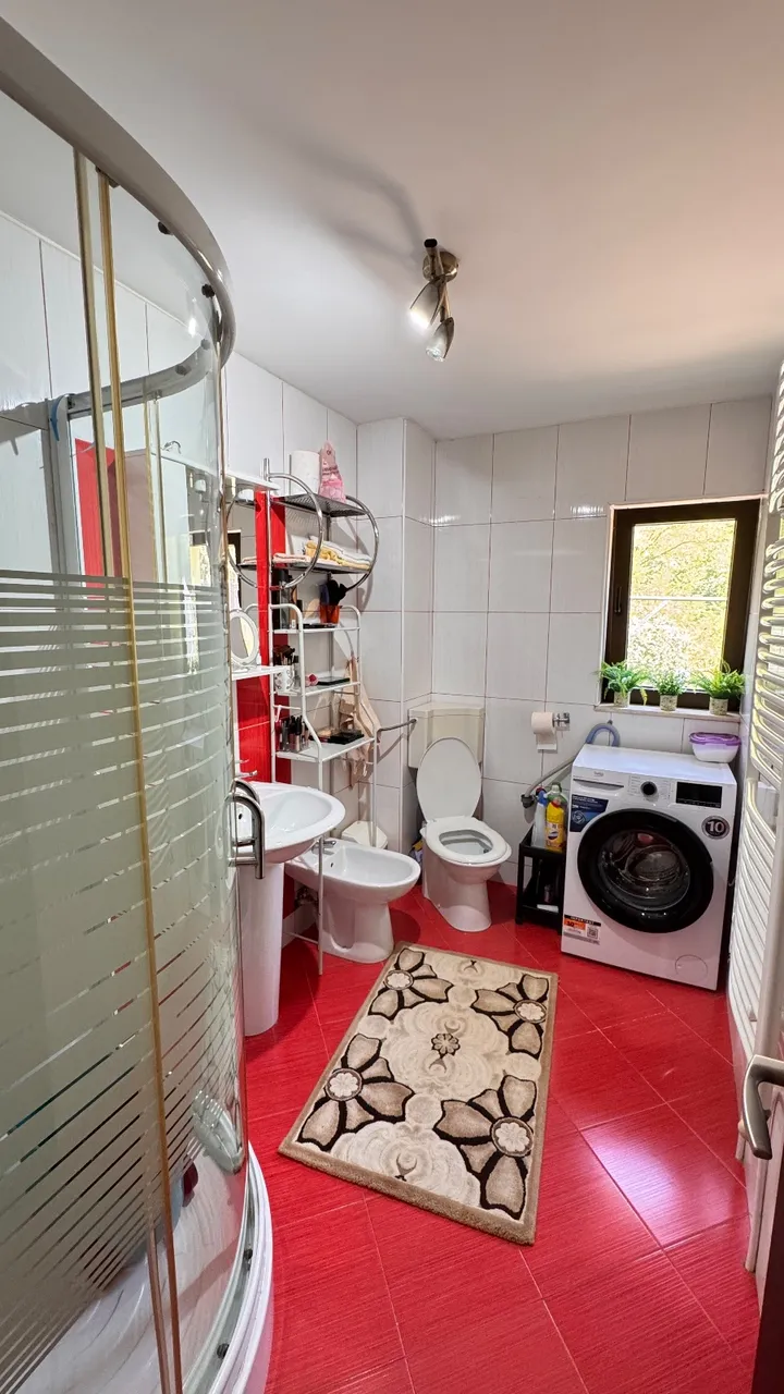 Vilă cu curte superbă pe Dealul Frumos