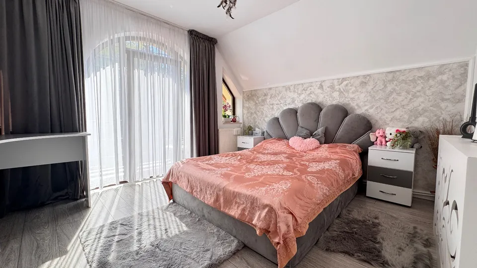 Vilă cu curte superbă pe Dealul Frumos