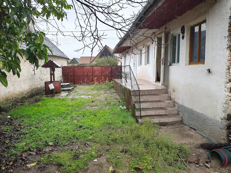 Casă la 18 km de Făgăraș