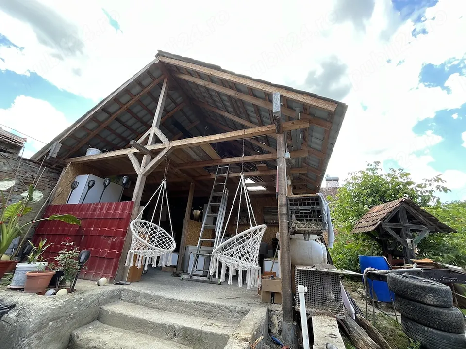 Casă renovată complet + teren 2100 mp