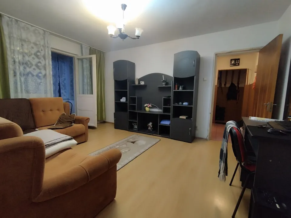 Apartament 3 camere Tractorul, Brașov, Județ Brașov
