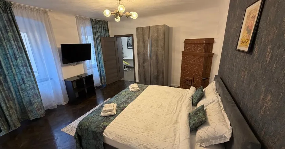 Apartament pe 2 niveluri în Centrul Vechi  – 86 mp | 3 minute de Piața Sfatului