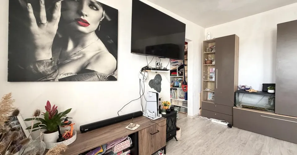 Apartament cu 2 camere - 50 mp, semidecomandat, zona Sagului