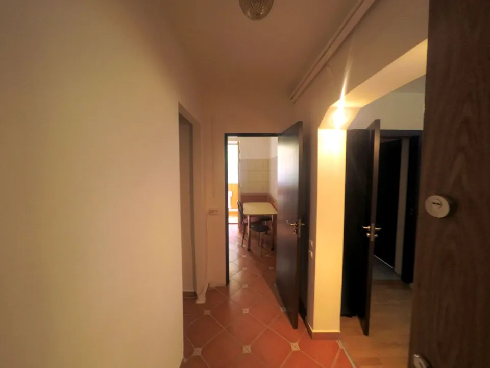 Inchiriez apartament 2 camere, zona Onix