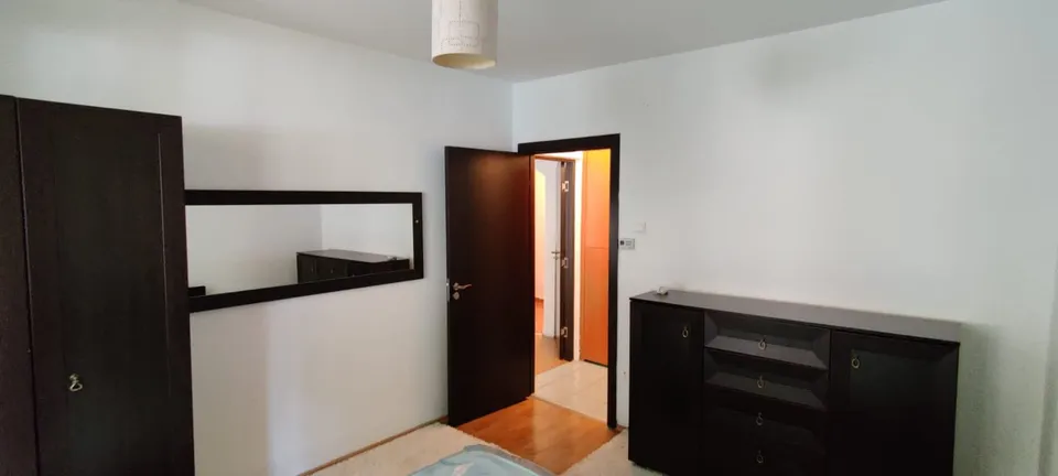 Inchiriez apartament 2 camere, zona Onix