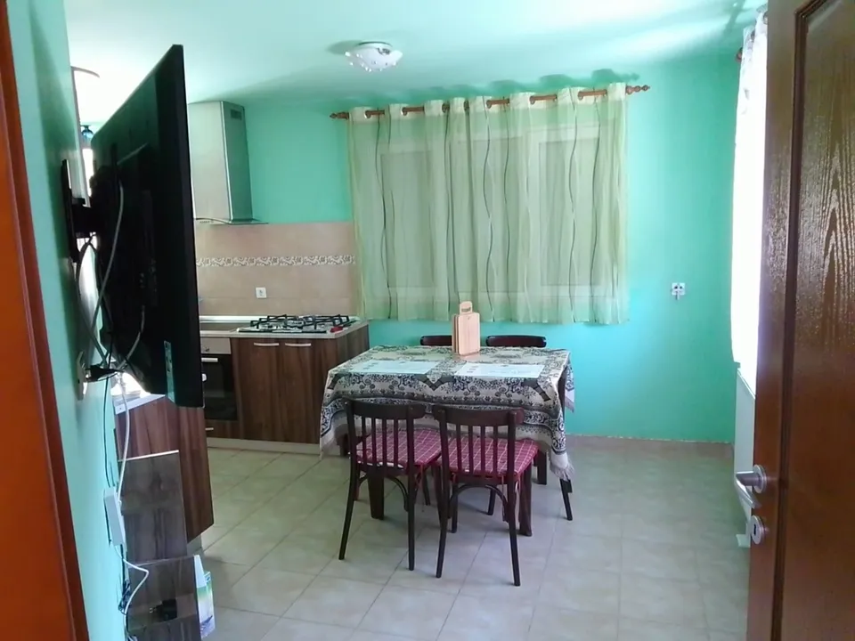 Arad, OCAZIE UNICA pentru viata la tara si CINE DORESTE !?