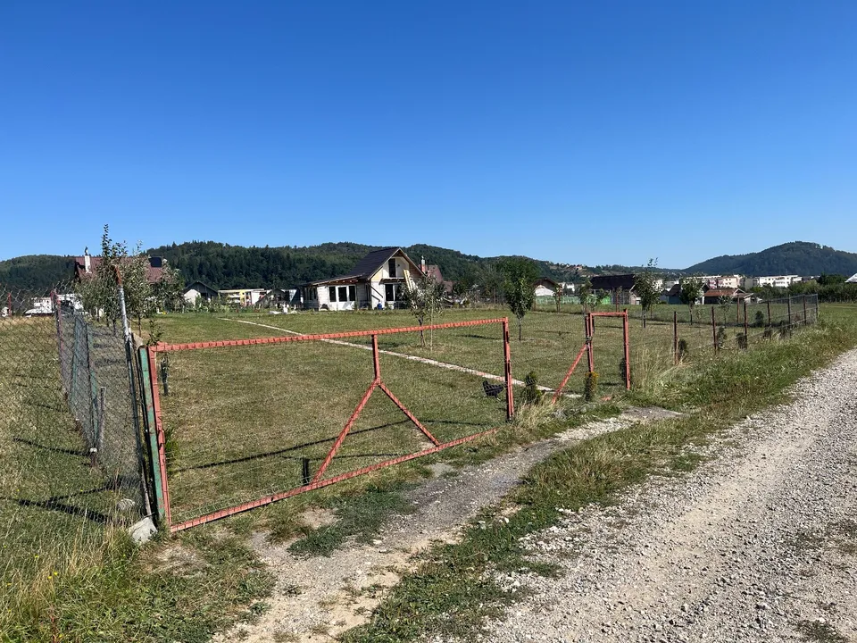 Teren Zărnești, Județ Brașov