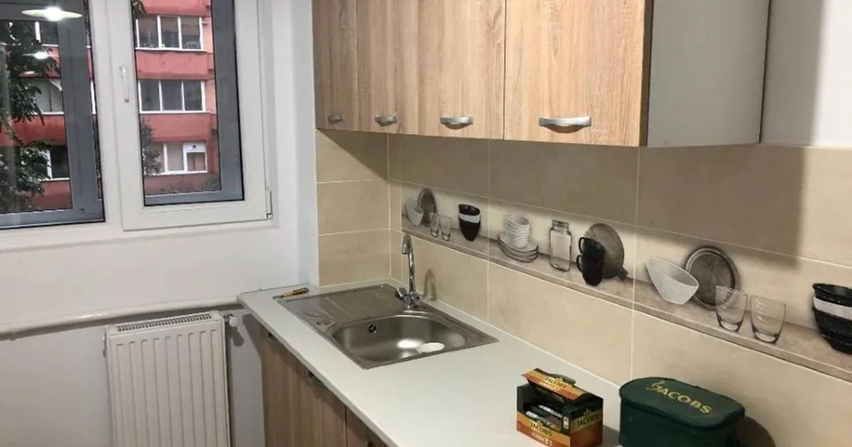 Inchiriez apartament 3 camere