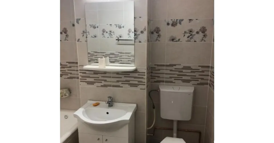 Inchiriez apartament 3 camere