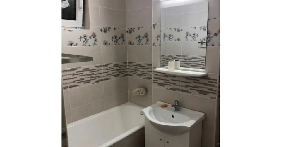 Inchiriez apartament 3 camere
