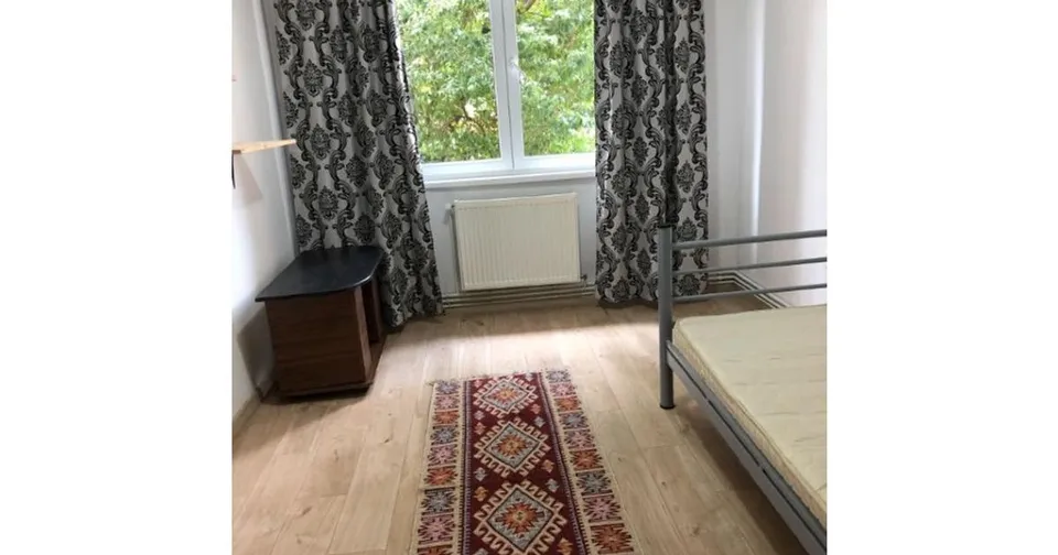 Inchiriez apartament 3 camere